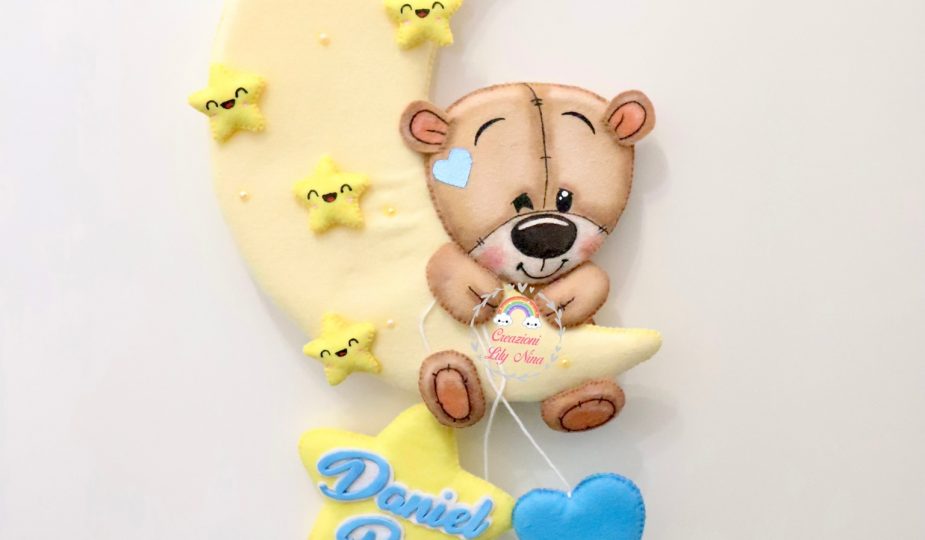 Fiocco nascita orsetto con stelline personalizzato con nome Daniel Pio in feltro pannolenci