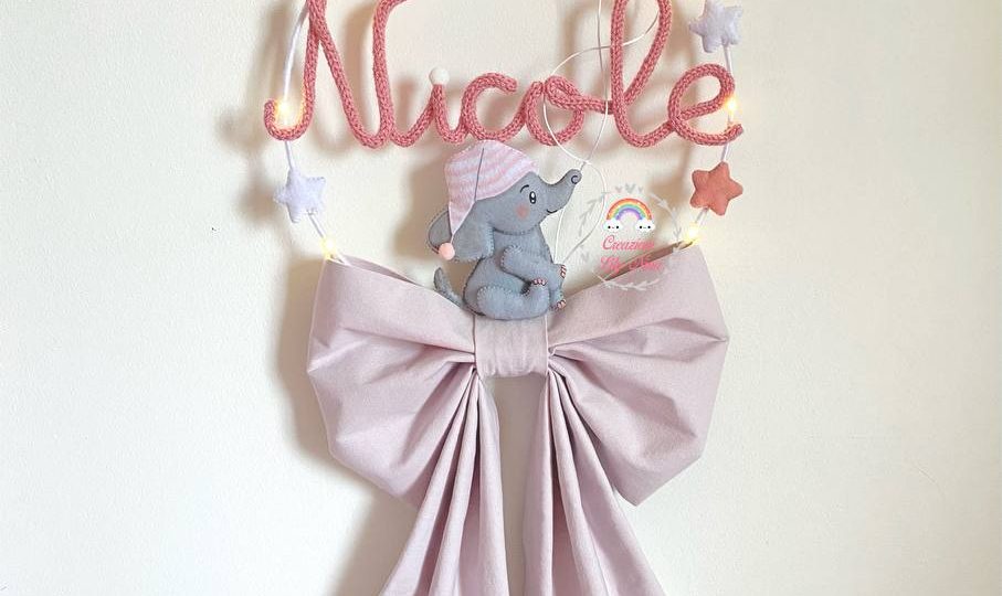 Fiocco nascita elefante in tricotin con nome Nicole