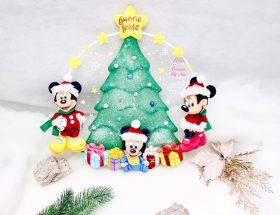 Fuoriporta natalizio Famiglia a tema Topolino in feltro pannolenci