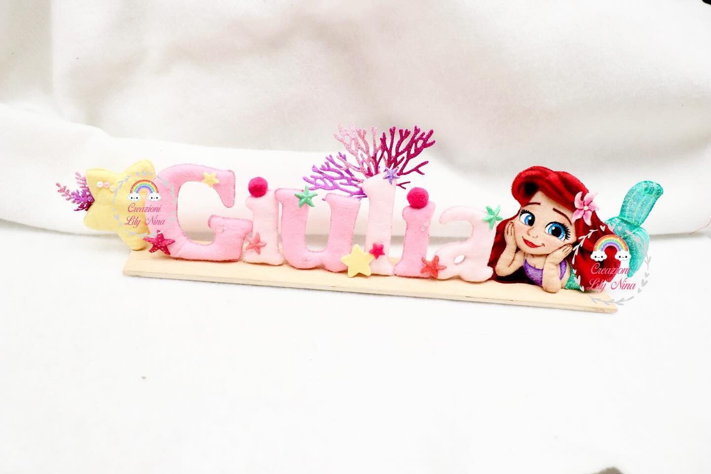 Banner nome Giulia da tavolo a tema Ariel 