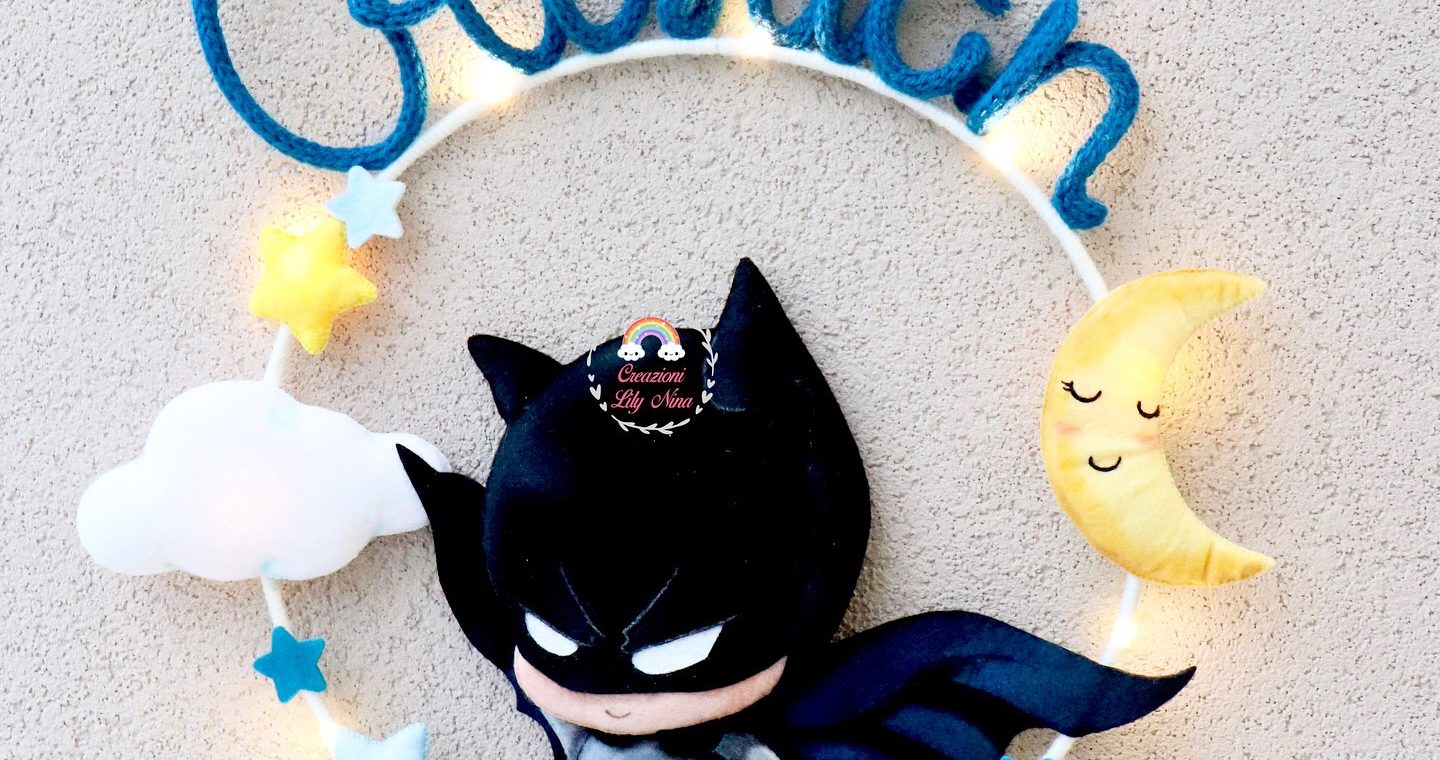 Fiocco nascita Batman con nome Cristian in tricotin feltro pannolenci
