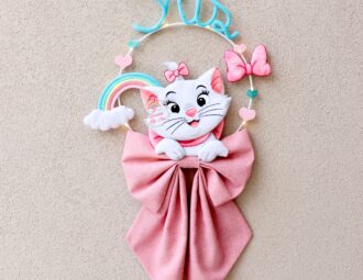 Fiocco nascita Minou Aristogatti con nome Iris in tricotin, feltro e pannolenci diy handmade, idee regalo