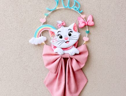 Fiocco nascita Minou Aristogatti con nome Iris in tricotin, feltro e pannolenci diy handmade, idee regalo