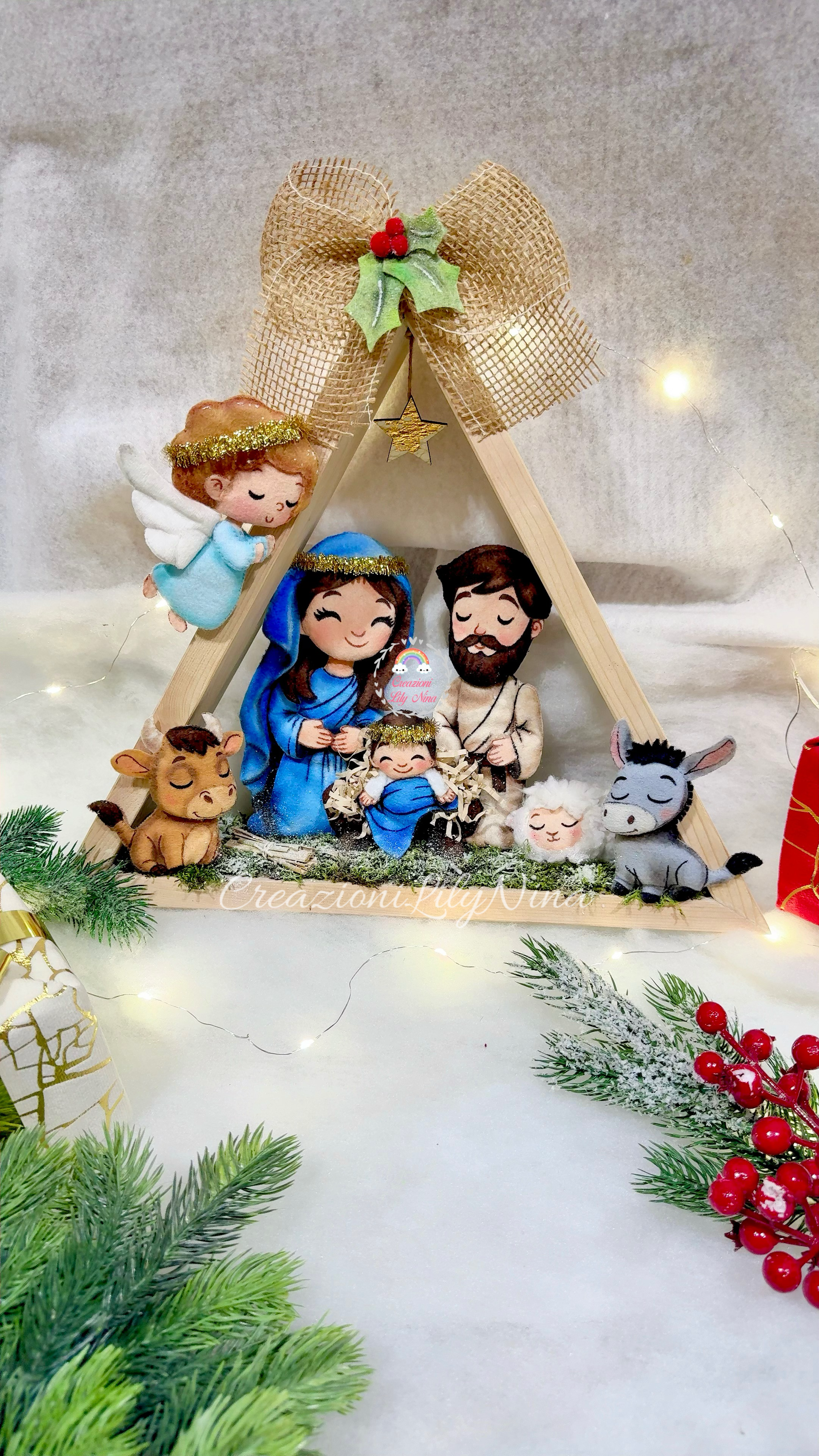 Presepe Natività fatto a mano con capanna in legno