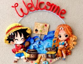 Fuoriporta ghirlanda a tema One Piece per l’ingresso di casa