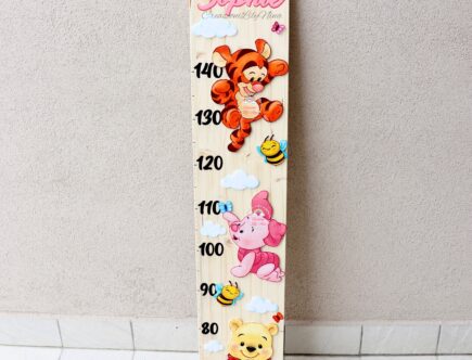 Metro crescita in legno a tema Winnie the Pooh con nome Cecilia